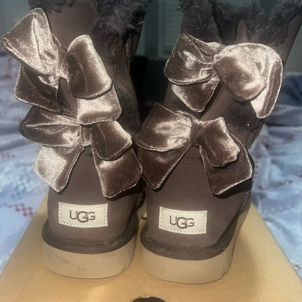 UGG BOOTS Chocolate Bailey bows